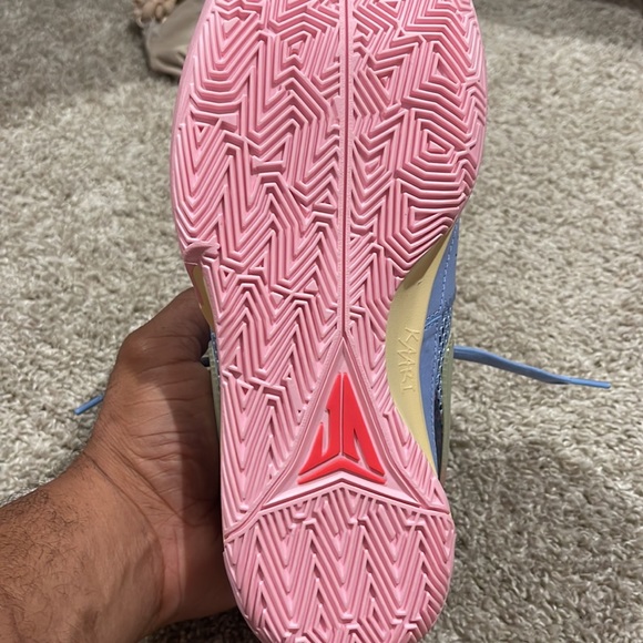 Ja Morants! Never worn wrong size - Picture 5 of 8